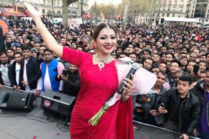 প্যারিসে বাঙালির প্রাণের উৎসব বৈশাখ উদযাপন