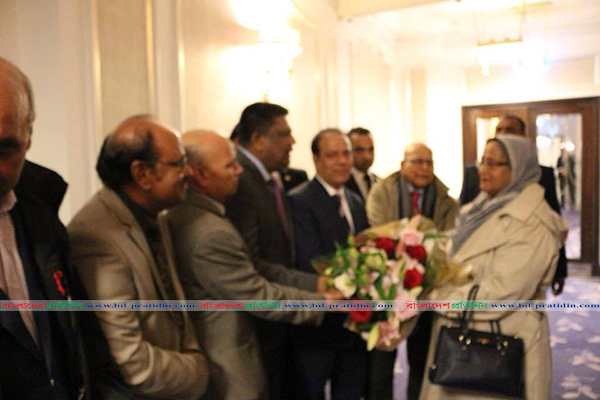 কমনওয়েলথ সম্মেলনে যোগ দিতে লন্ডনে প্রধানমন্ত্রী