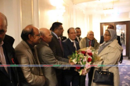 কমনওয়েলথ সম্মেলনে যোগ দিতে লন্ডনে প্রধানমন্ত্রী