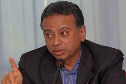 'দেশের মালিকানা একটি গোষ্ঠীর কাছে চলে গেছে'

