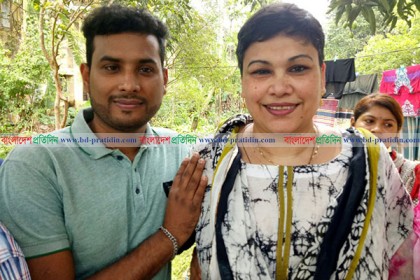 আমেরিকার শ্যারুন এখন ফরিদপুরের গৃহবধূ