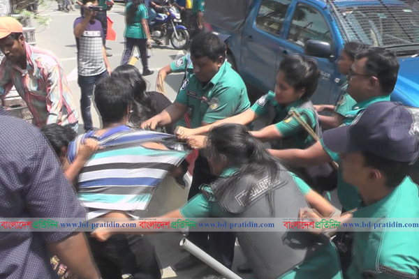 বরিশালে ধাক্কাধাক্কি-সংঘর্ষ, সহকারী কমিশনারসহ আহত ৬