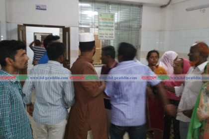 পাওনা টাকা চাওয়াকে কেন্দ্র করে ছুরিকাঘাতে যুবক খুন