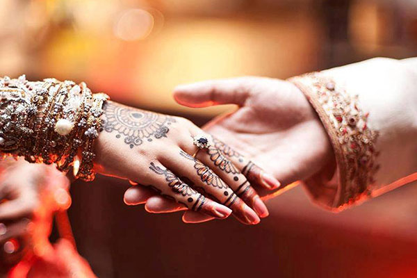 যে গ্রামে পুরুষের দুই বিয়ে বাধ্যতামূলক!