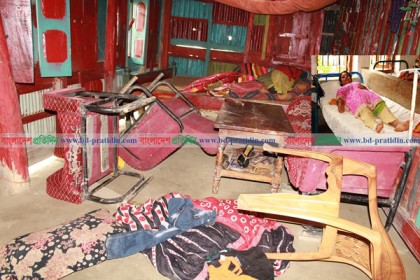 ইভটিজারকে জুতাপেটা করায় প্রবাসীর বাড়িতে হামলা