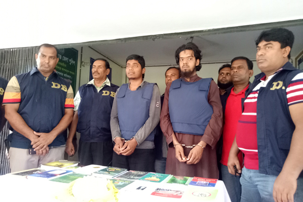 চাঁপাইনবাবগঞ্জে জেএমবির দুই সদস্য আটক