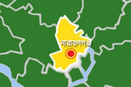 নারায়ণগঞ্জে ট্রাক উল্টে শ্রমিকের মৃত্যু