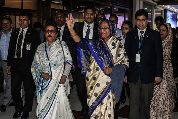 দেশে ফিরেছেন প্রধানমন্ত্রী