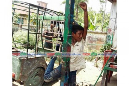 রড দিয়ে পিটিয়ে শিশু শ্রমিককে নির্যাতন, গ্যারেজ মালিক আটক


