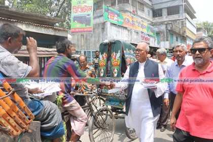 আওয়ামী লীগ প্রার্থী খালেকের ৩১ দফা ইশতেহার ঘোষণা
