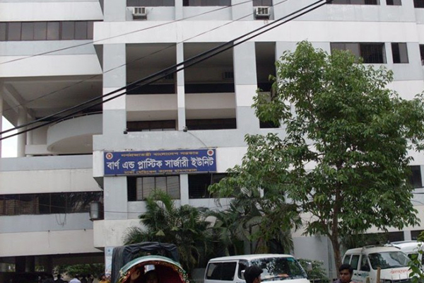 মা-ছেলের পর এবার না ফেরার দেশে বাবা