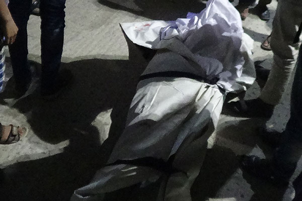 নাটোরে গাছের মরা ডাল ভেঙে ব্যবসায়ীর মৃত্যু