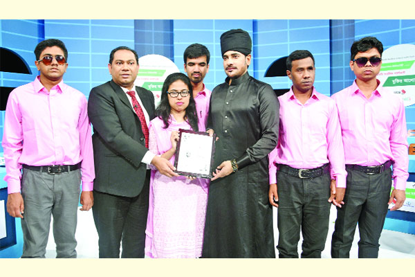 দৃষ্টি প্রতিবন্ধীদের দায়িত্ব নিলেন অনন্ত জলিল