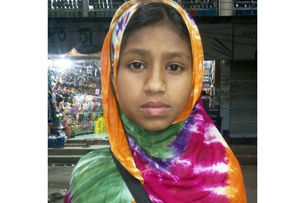 সৎ মায়ের অত্যাচারে বাবার কাছে ফিরতে চায় মুন্নি