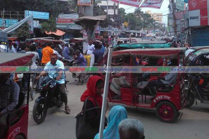 অটোরিকশার শহর দিনাজপুর 