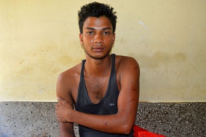 লামায় যুবককে ছুরিকাঘাত করে টাকা লুটের অভিযোগ