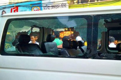 রাজধানীতে বরের গাড়ি থেকে কনে ছিনতাই!
