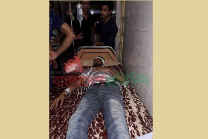 রাবি শিক্ষার্থীকে পিটিয়ে মাথা ফাটাল ছাত্রলীগ নেতা