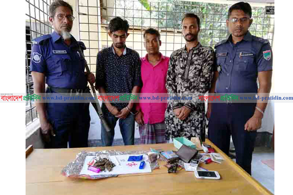 শরণখোলায় মাদকবিরোধী অভিযানে ইউপি সদস্যসহ আটক ৩