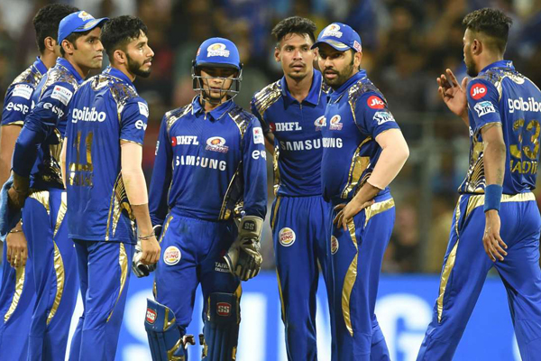 একাদশ আইপিএলে লড়াইয়ে ফিরতে চায় মুম্বাই ইন্ডিয়ানস