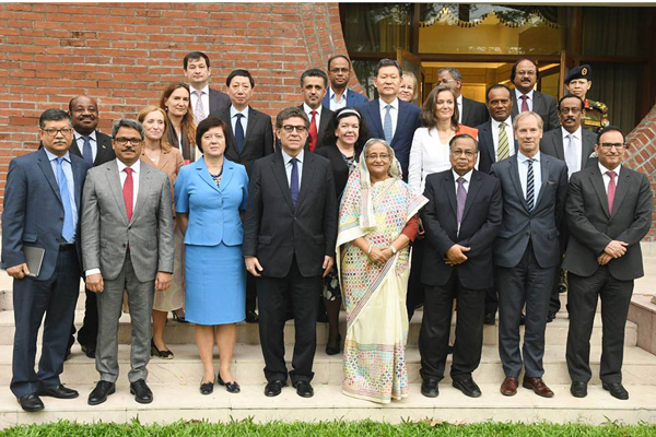 চীন, রাশিয়া ও ভারতের জোরালো ভূমিকা চান প্রধানমন্ত্রী