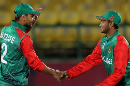 মাশরাফিকে টেস্ট দলে দেখতে চান সাকিব