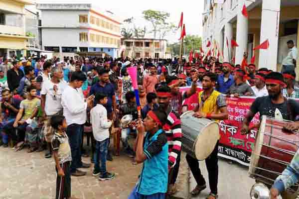 শরণখোলায় শ্রমিক সমাবেশ অনুষ্ঠিত

