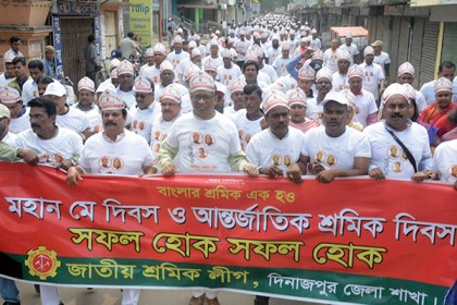 নানা আয়োজনে দিনাজপুরে মহান মে দিবস পালিত 