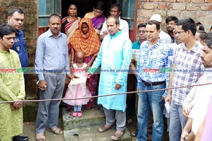 সেই নিতুর পাশে দাঁড়িয়েছে জেলা প্রশাসন