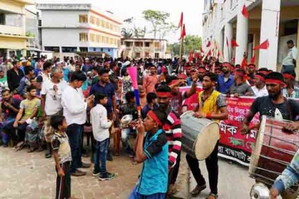 শরণখোলায় শ্রমিক সমাবেশ অনুষ্ঠিত

