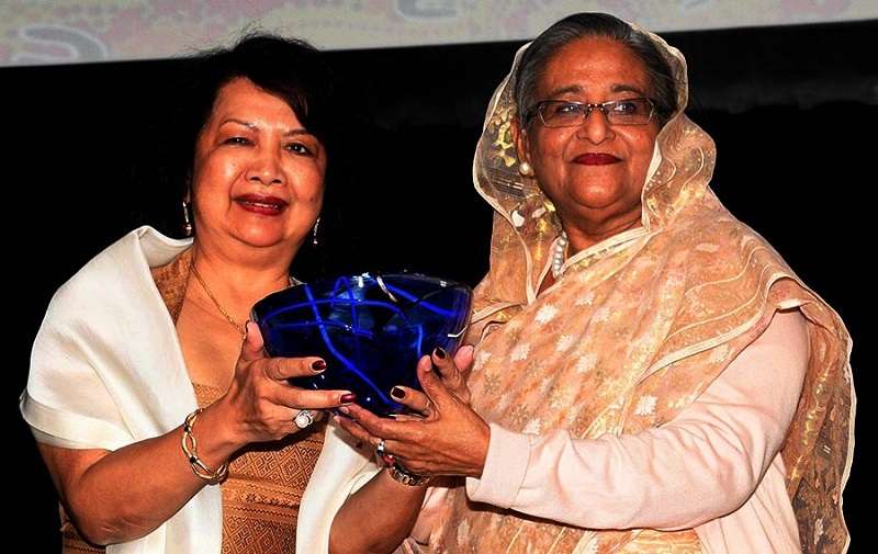 উইমেনস লিডারশিপ অ্যাওয়ার্ড নারী সমাজের প্রতি উৎসর্গ