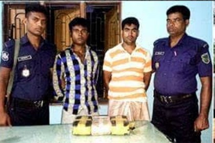 টেকনাফে ছোলা বোঝাই ট্রাকে ইয়াবা, আটক ২