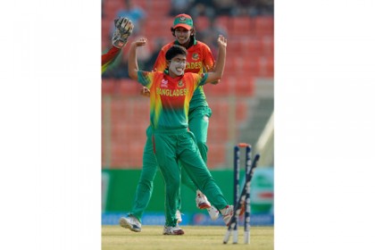 ৬০ বলে ৫৬টি ডট ও ৮ উইকেট