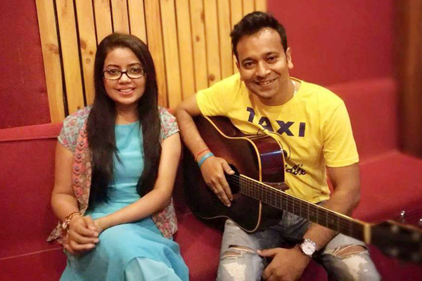 এবার শর্টফিল্মে গাইলেন আকাশ সেন ও কনা 

