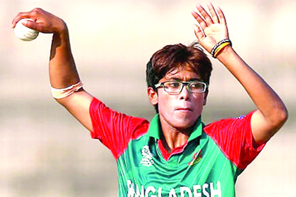 দক্ষিণ আফ্রিকায় ফাহিমা ঝড় ৫ রানে ৮ উইকেট!
