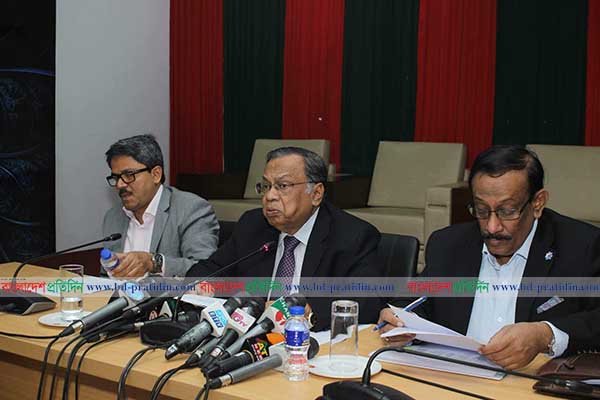 তারেক রহমানকে ফিরিয়ে আনার কাজ চলছে: পররাষ্ট্রমন্ত্রী