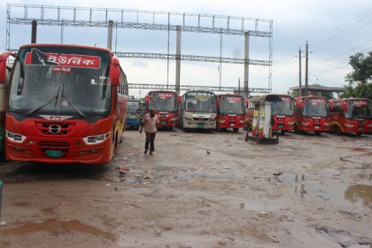 বাস ধর্মঘটে দিনভর ভোগান্তি