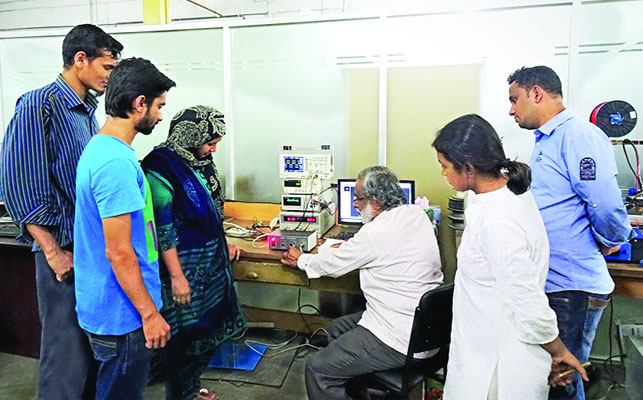হাত-পা ঘামার সমাধানে বাংলাদেশি প্রযুক্তি