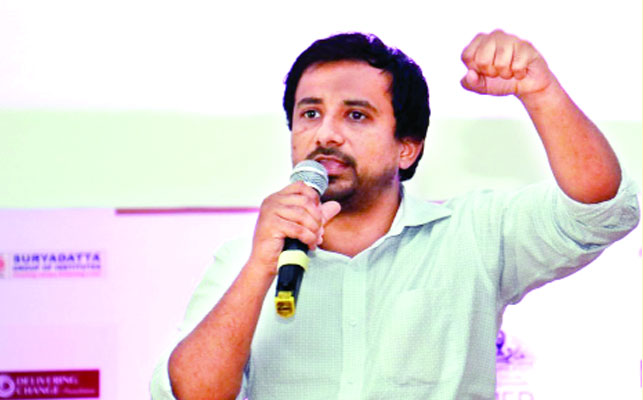 ইভটিজারকে ধরিয়ে দেওয়াই তার কাজ
