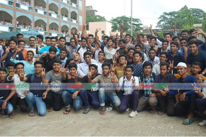সিলেটে এগিয়ে ছেলেরা