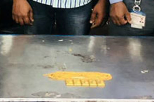 শাহজালালে স্বর্ণবারসহ স্বর্ণালঙ্কার উদ্ধার