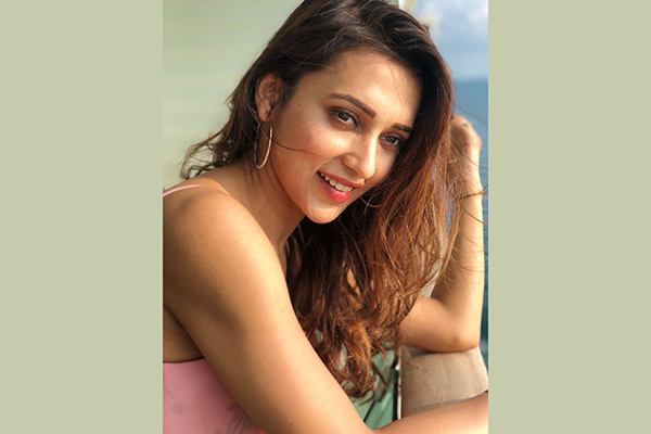 এ সপ্তাহেই প্রেমিক রাজের বিয়ে, মিমি কোথায়?