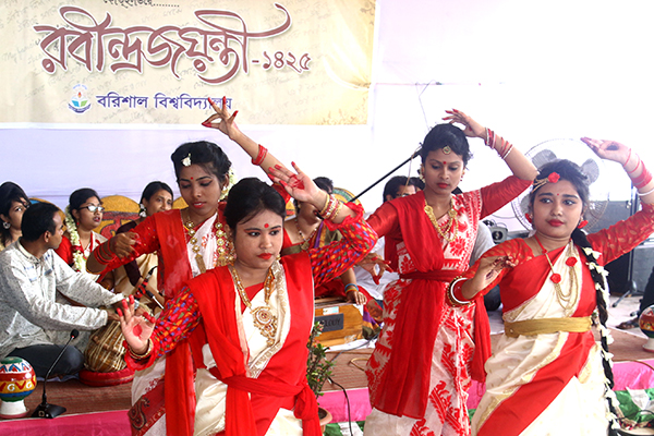 বরিশালে নানা আয়োজনে কবিগুরুর জন্মবার্ষিকী উদযাপন