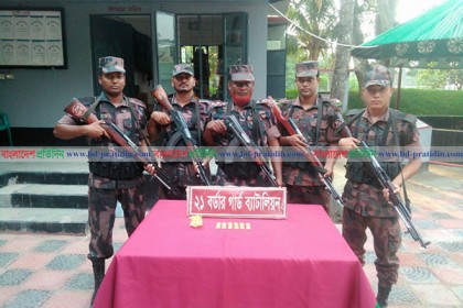বেনাপোলে ১২ সোনার বার উদ্ধার
