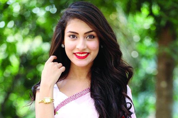 মেহজাবিনের ‘অমিত্রাক্ষর’