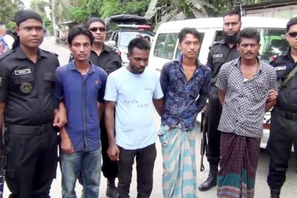 লক্ষ্মীপুরে ৪ মাদক ব্যবসায়ীকে আটক