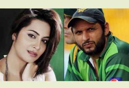 এবার আফ্রিদিকে বিয়ের প্রস্তাব আরশি খানের