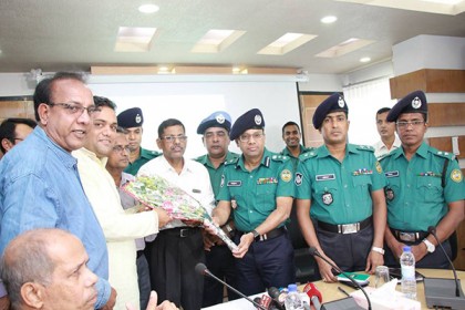 বরিশালে ‘প্রেস’ ও ‘সাংবাদিক’ লেখা নম্বর প্লেট অপসারণের নির্দেশ