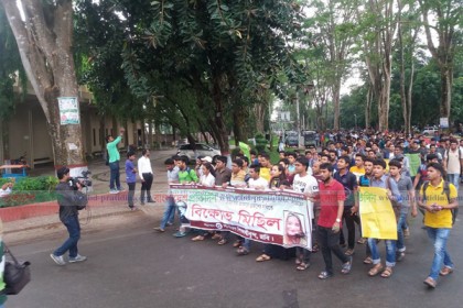 ‘নামের আগে তারা কোটাধারী শব্দটা লেখে না কেন’