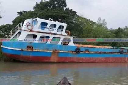 কার্গো জাহাজে হরিণ ধরার ফাঁদ, ৫ শিকারী ও ২ জেলে আটক